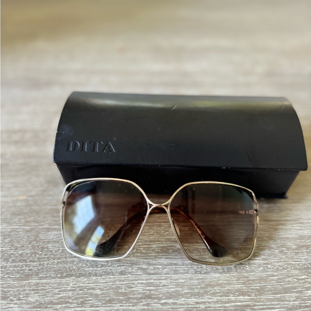 Dita Oversized Sunglasses - image 7